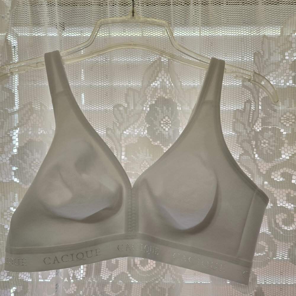 Cacique Bra Unlined/No Wire~ 40C~WHITE